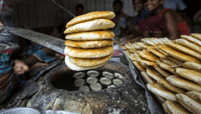 Navigating Dhaka's Gastronomic Landscape