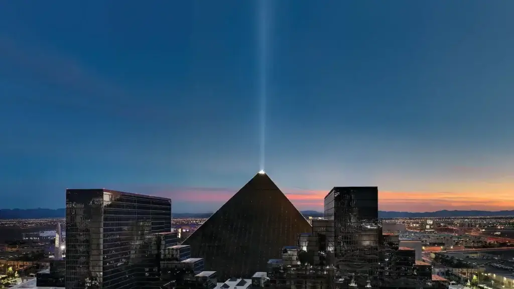 History of Luxor Hotel & Casino